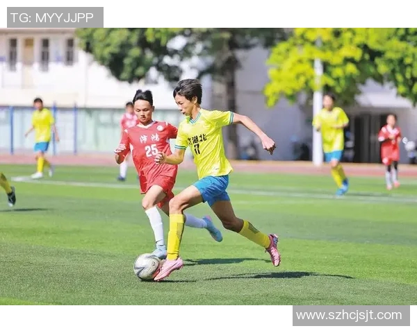 18岁素颜足球明星展现青春风采与运动激情的完美结合